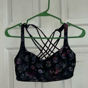 lululemon bra. fits like a size 0-2